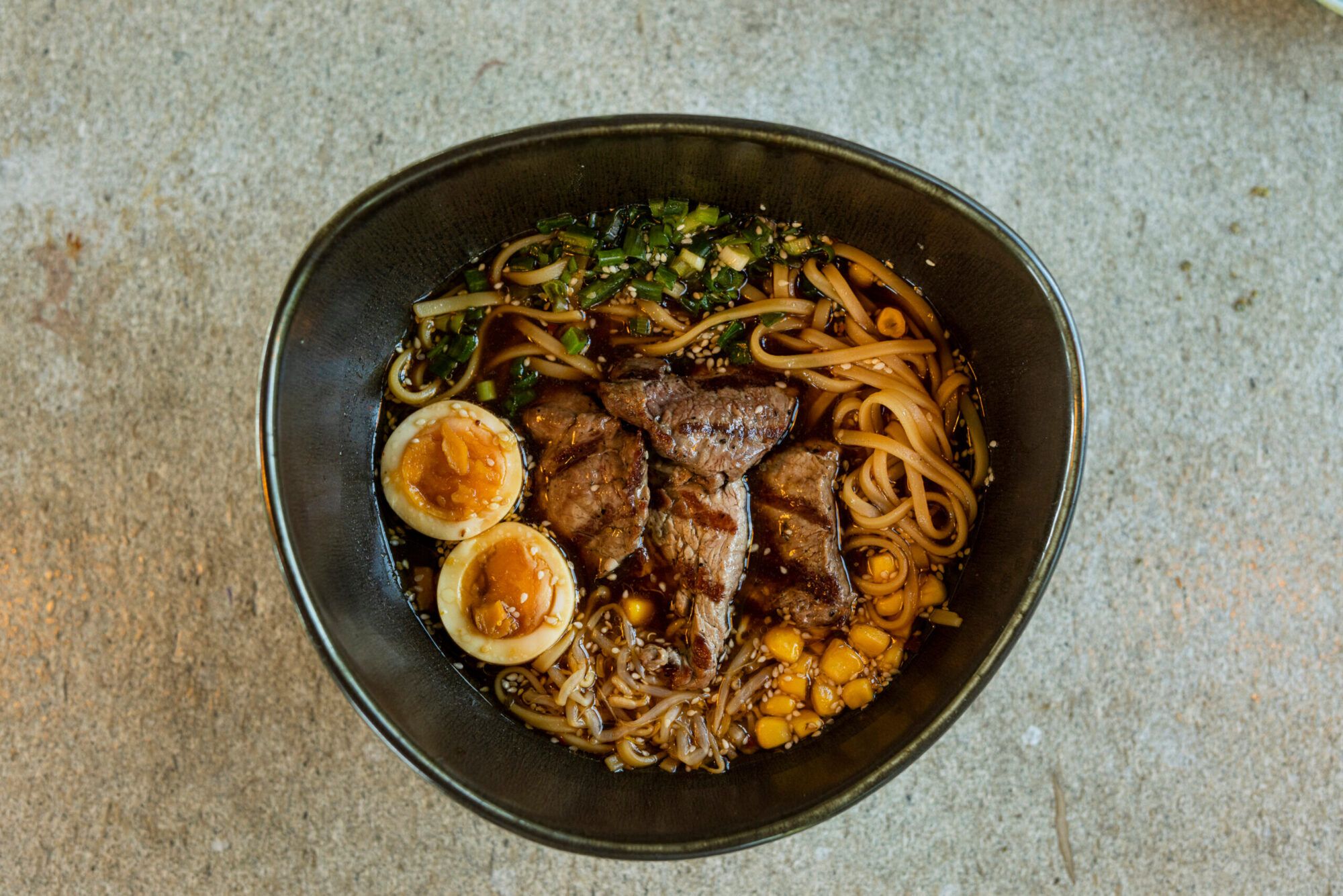 DANA ETLİ RAMEN